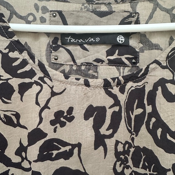 ✨ Tara Vao Flowy Top with ruffles made in Bali in large - Picture 7 of 17